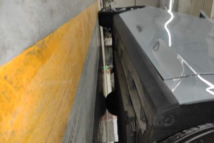 Used Geely Galaxy L6 2024 125km PLUS Dragon Edition Right Side Sill