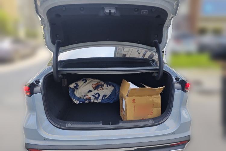 Used Geely Galaxy L6 2024 125km Creative Edition Trunk