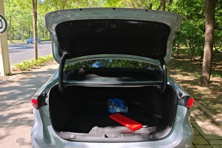 Used Geely Galaxy L6 2024 125km PLUS Dragon Edition Trunk