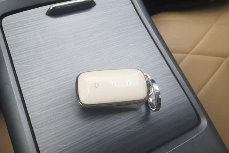 Used Geely Galaxy L6 2024 125km PLUS Dragon Edition Vehicle Key