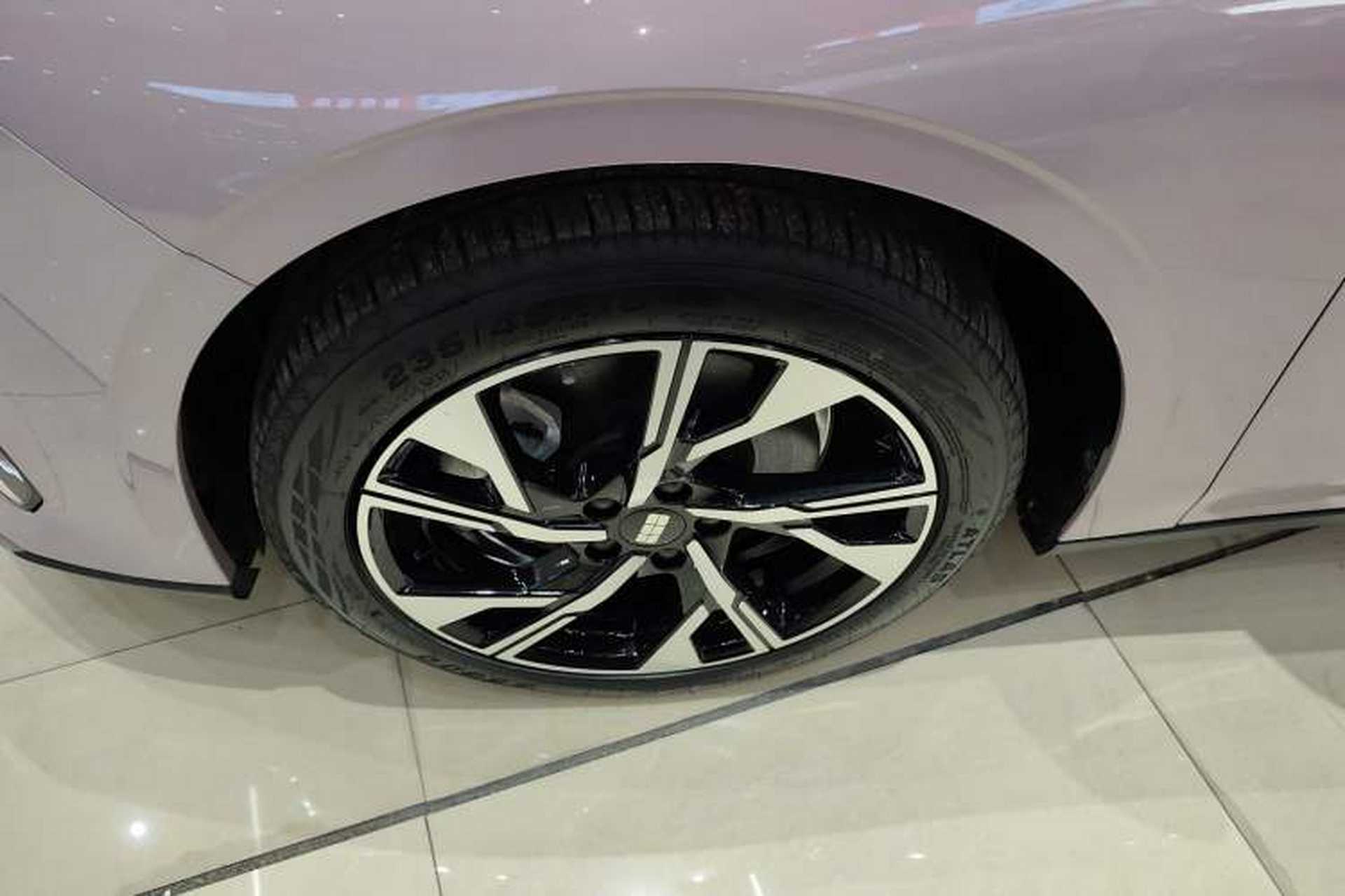 Used Geely Galaxy L6 2024 125km Creative Edition Exterior 4