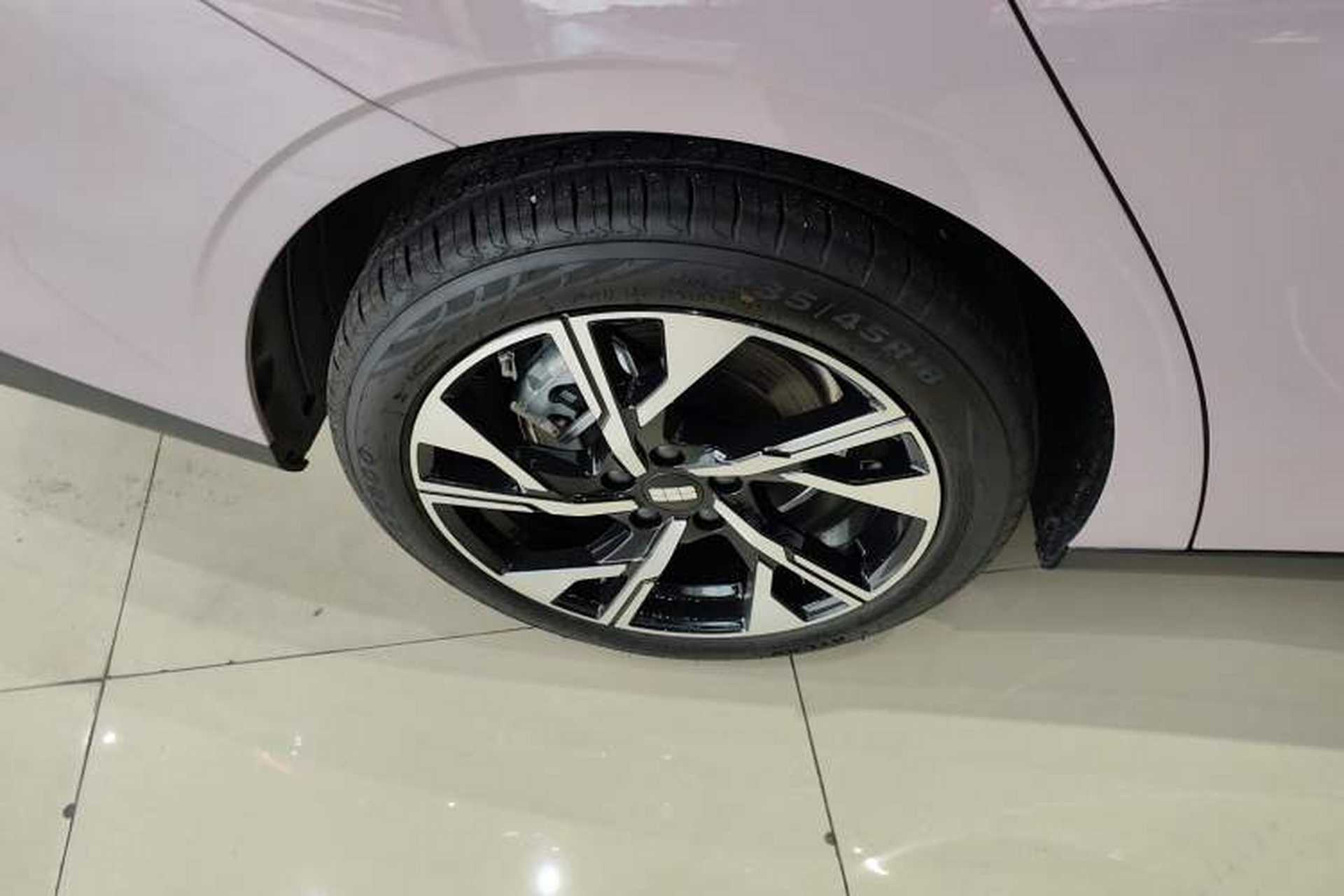 Used Geely Galaxy L6 2024 125km Creative Edition Exterior 5