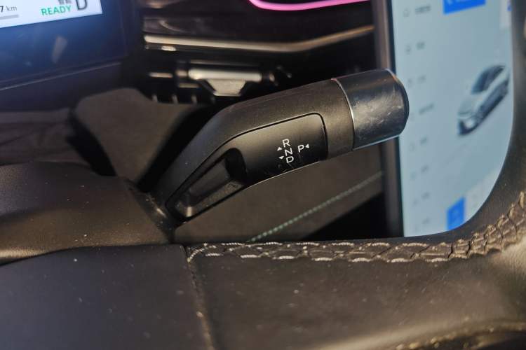 Used Geely Galaxy L6 2024 125km Creative Edition Gear Lever