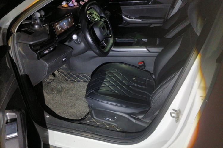 Used Geely Galaxy L6 2024 125km PLUS Dragon Edition Left Front Seat