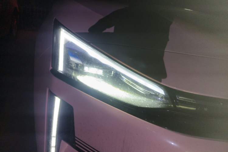 Used Geely Galaxy L6 2024 125km PLUS Dragon Edition Right Front Headlight