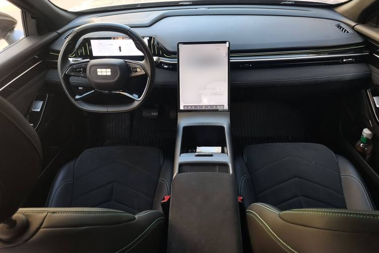 Used Geely Galaxy L6 2024 125km Creative Edition Center Console