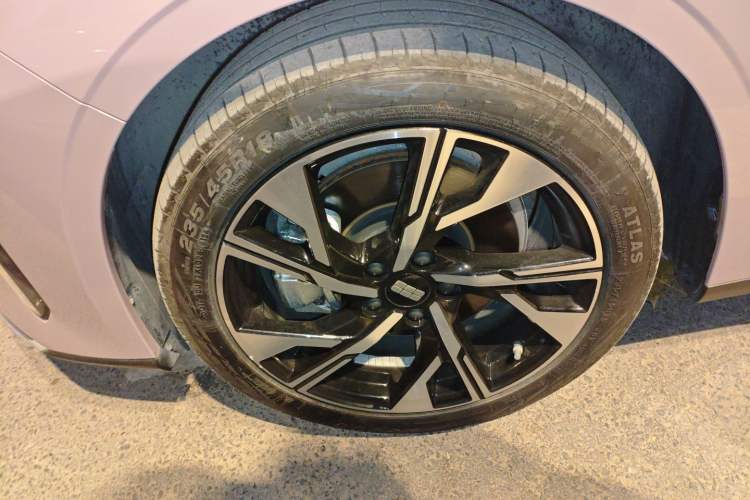 Used Geely Galaxy L6 2024 125km Creative Edition Exterior 2
