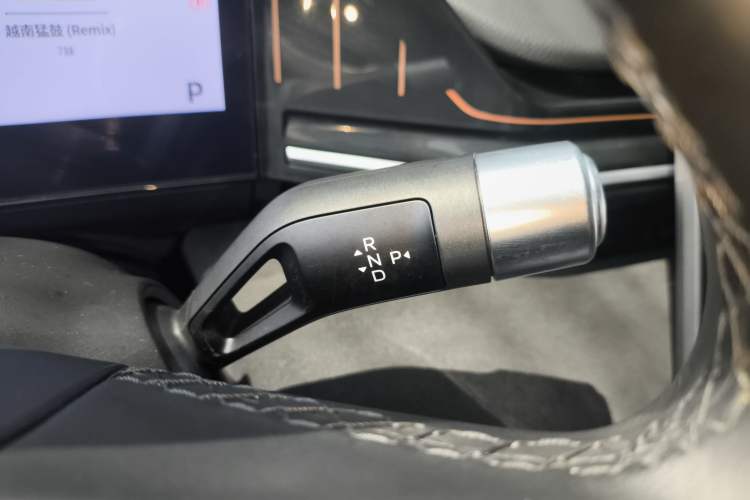 Used Geely Galaxy L6 2024 125km Creative Edition Gear Lever
