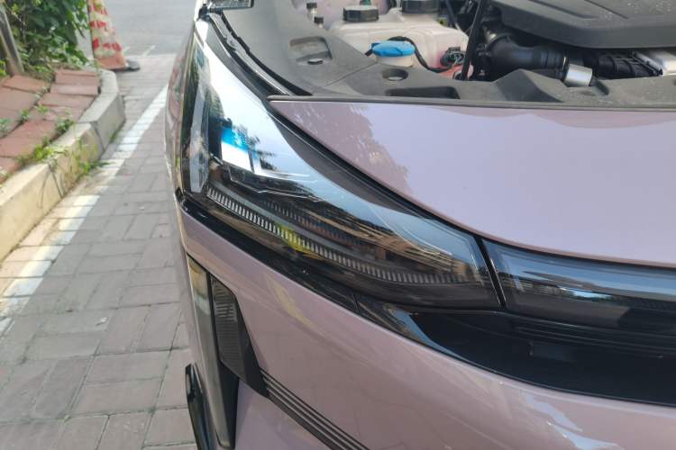 Used Geely Galaxy L6 2024 125km Creative Edition Right Front Headlight