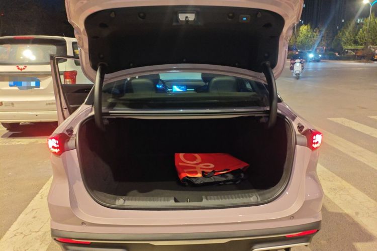 Used Geely Galaxy L6 2024 125km Creative Edition Trunk