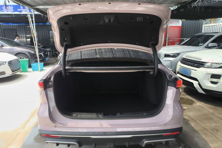 Used Geely Galaxy L6 2024 125km Creative Edition Trunk
