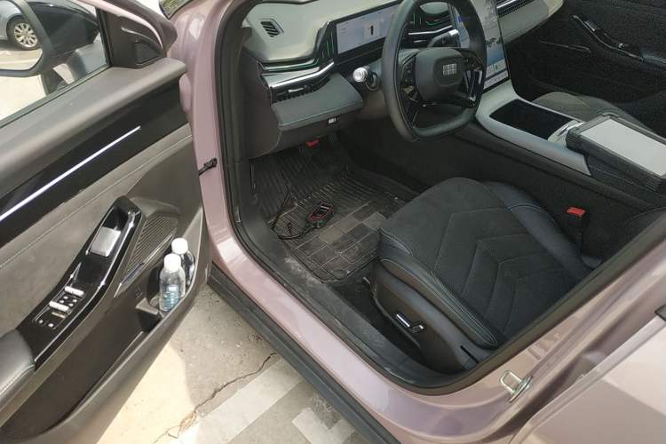 Used Geely Galaxy L6 2024 125km Creative Edition Driver Seat