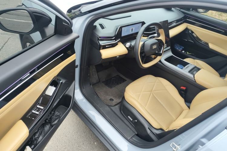 Used Geely Galaxy L6 2024 60km PLUS Dragon Edition Driver Seat