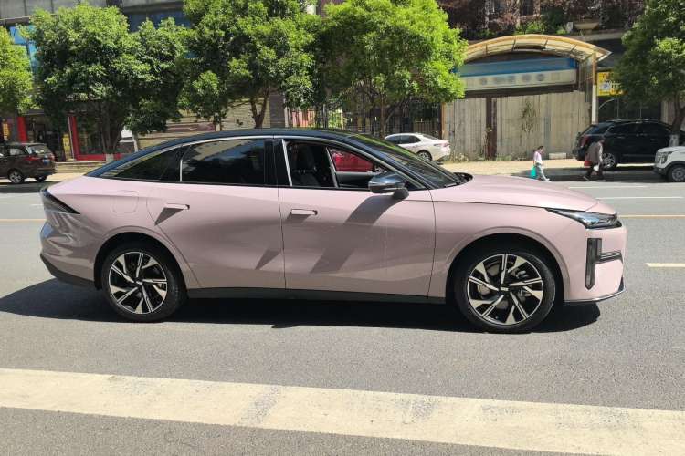 Used Geely Galaxy L6 2024 125km Creative Edition Exterior 2