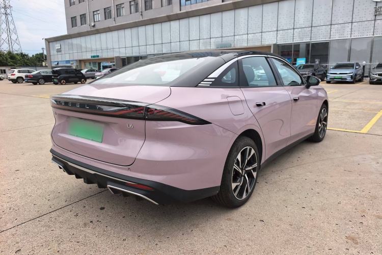 Used Geely Galaxy L6 2024 125km Creative Edition Exterior 3