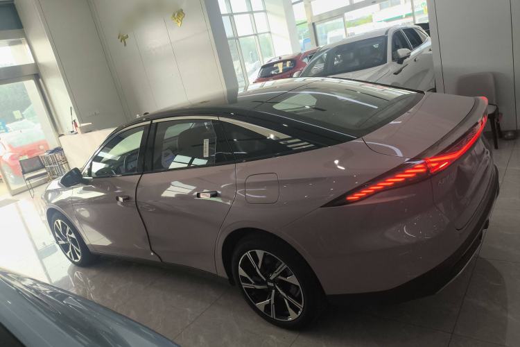 Used Geely Galaxy L6 2024 125km Creative Edition Exterior 3