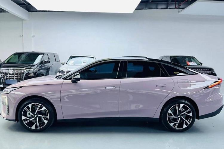 Used Geely Galaxy L6 2024 125km Creative Edition Exterior 4