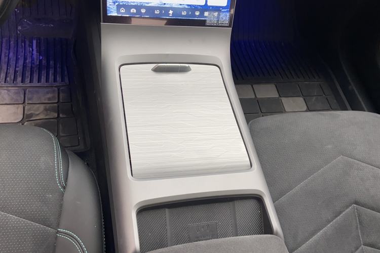 Used Geely Galaxy L6 2024 125km Creative Edition Gear Lever