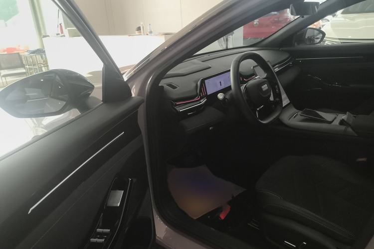 Used Geely Galaxy L6 2024 125km Creative Edition Interior 3