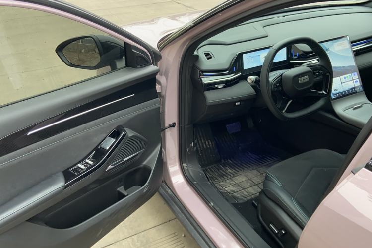 Used Geely Galaxy L6 2024 125km Creative Edition Interior 3
