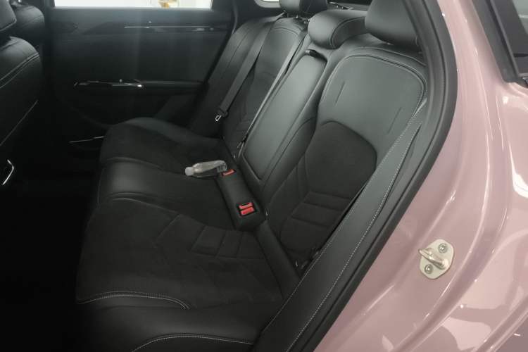 Used Geely Galaxy L6 2024 125km Creative Edition Interior 4
