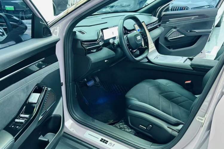 Used Geely Galaxy L6 2024 125km Creative Edition Interior 5