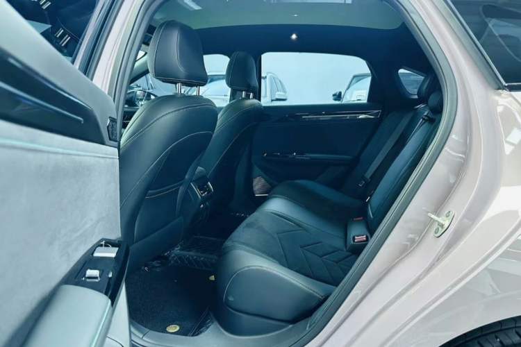 Used Geely Galaxy L6 2024 125km Creative Edition Interior 6