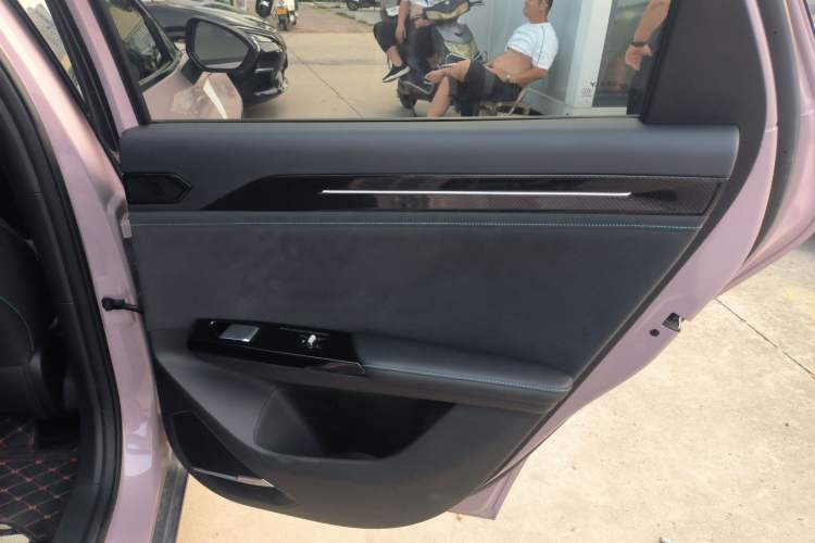 Used Geely Galaxy L6 2024 125km Creative Edition Interior 6