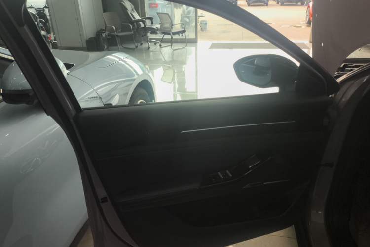 Used Geely Galaxy L6 2024 125km Creative Edition Interior 7