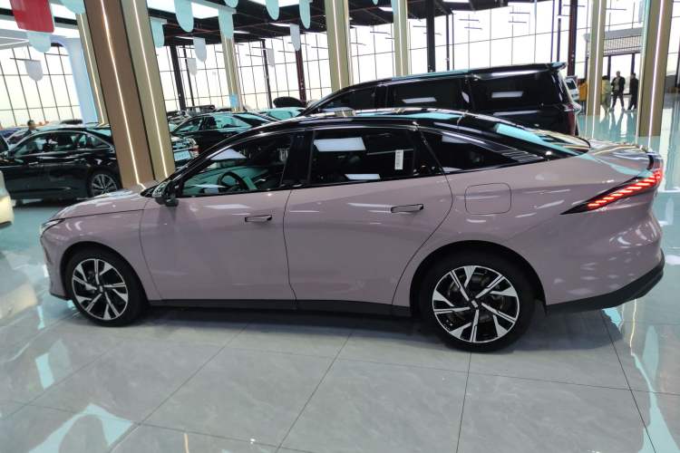 Used Geely Galaxy L6 2024 125km Creative Edition Left Side