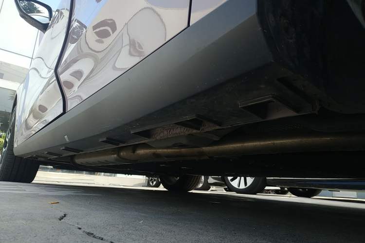 Used Geely Galaxy L6 2024 125km Creative Edition Left Side Sill