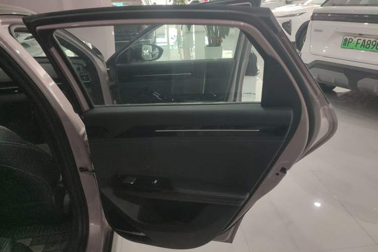 Used Geely Galaxy L6 2024 125km Creative Edition Right Rear Door Interior