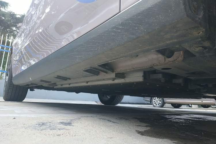 Used Geely Galaxy L6 2024 125km Creative Edition Right Side Sill