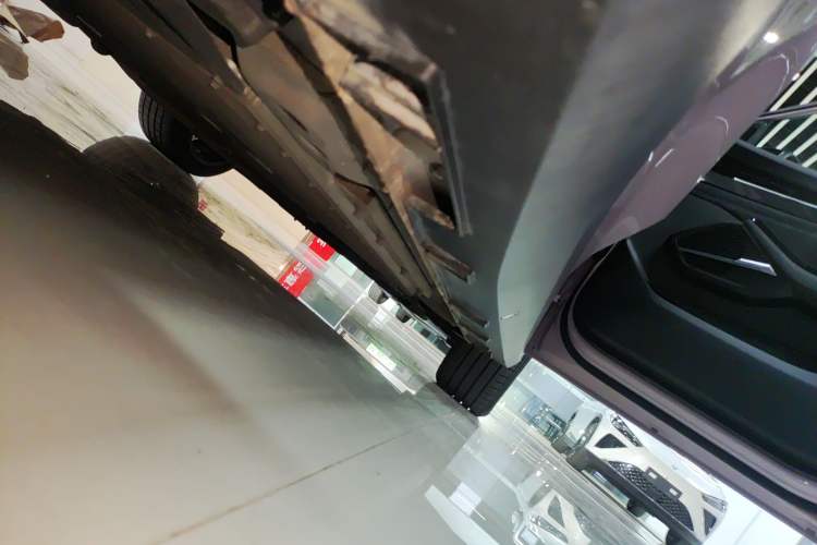 Used Geely Galaxy L6 2024 125km Creative Edition Right Side Sill