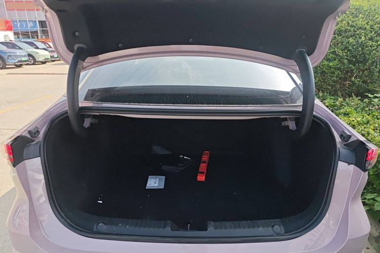 Used Geely Galaxy L6 2024 125km Creative Edition Trunk