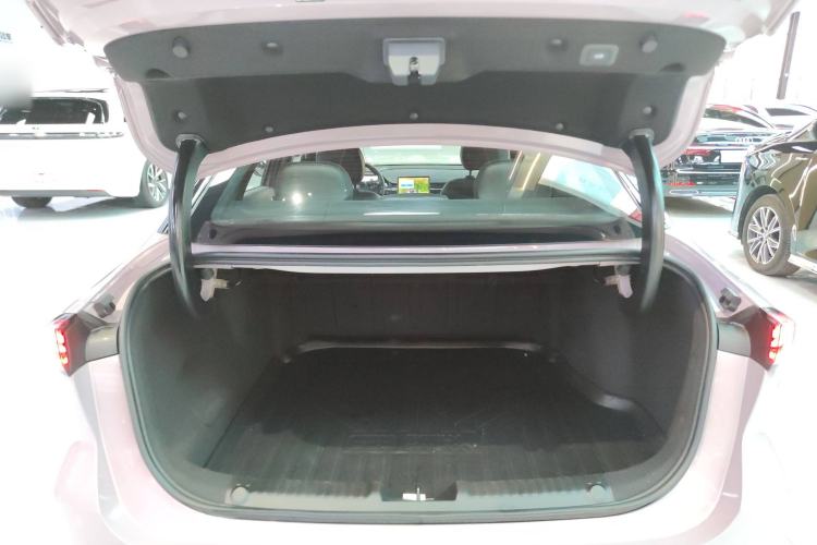 Used Geely Galaxy L6 2024 125km Creative Edition Trunk