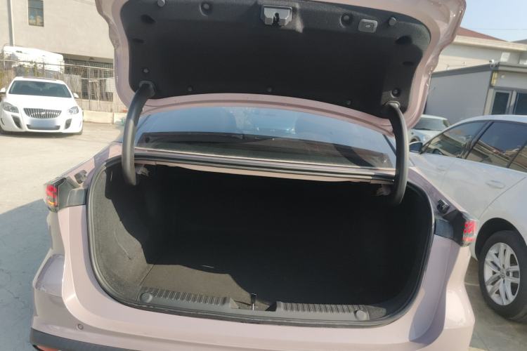 Used Geely Galaxy L6 2024 125km Creative Edition Trunk