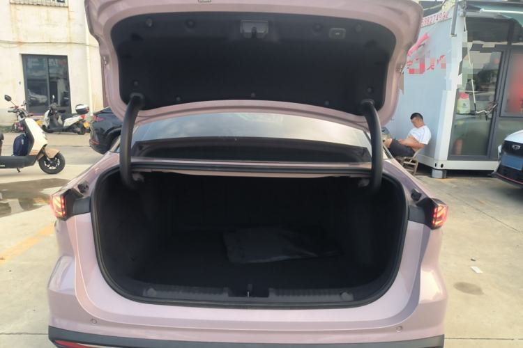 Used Geely Galaxy L6 2024 125km Creative Edition Trunk