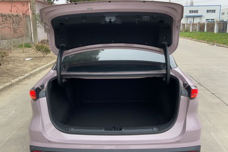 Used Geely Galaxy L6 2024 125km Creative Edition Trunk