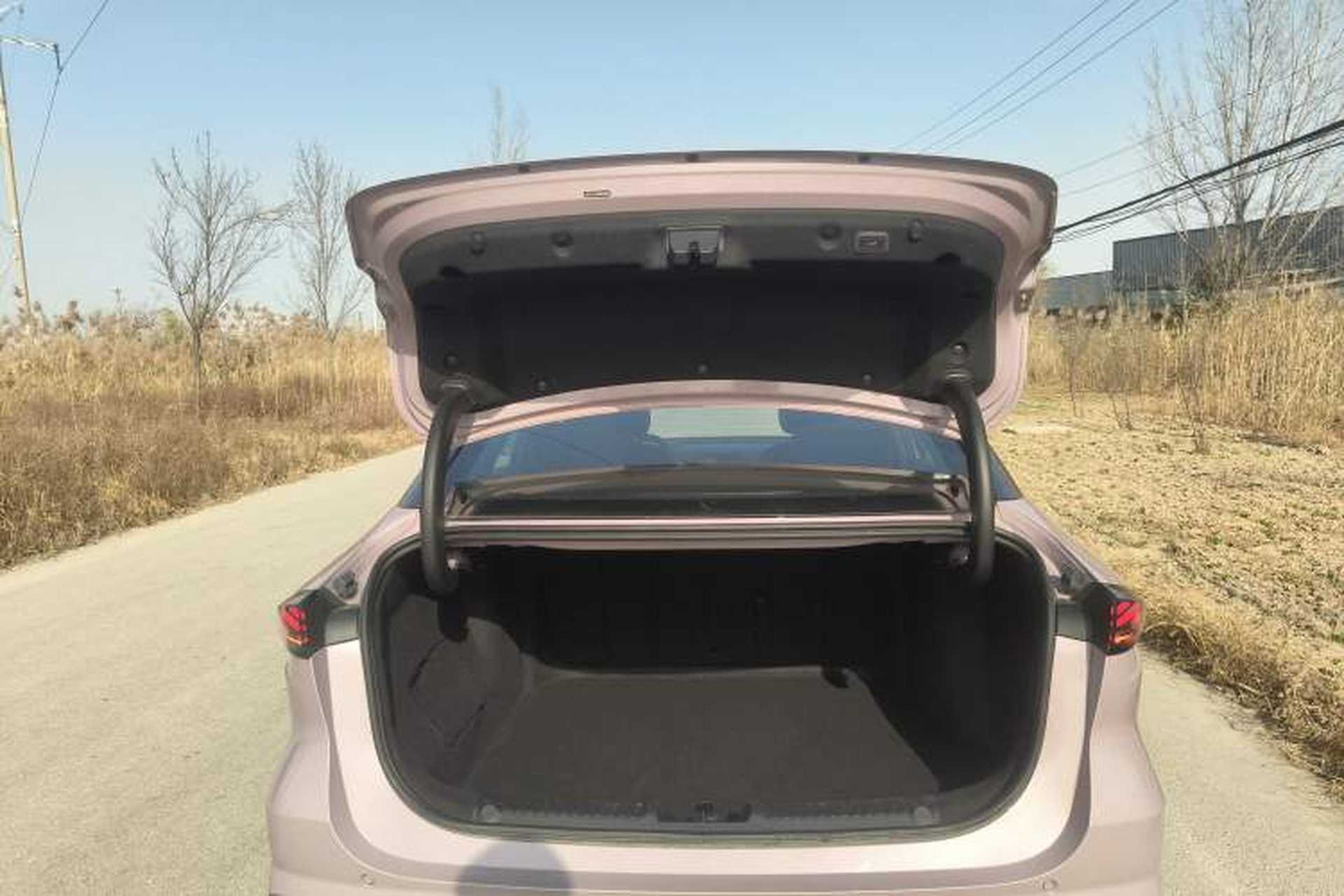 Used Geely Galaxy L6 2024 125km Creative Edition Trunk