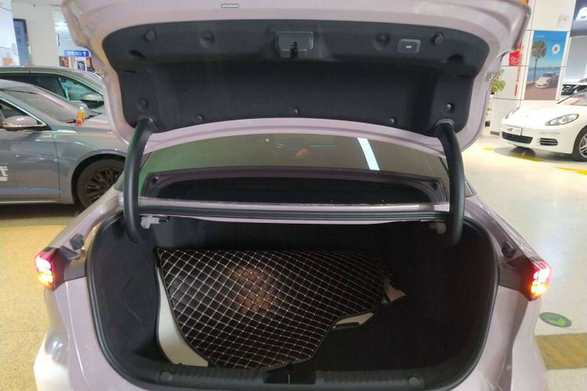Used Geely Galaxy L6 2024 125km Creative Edition Trunk