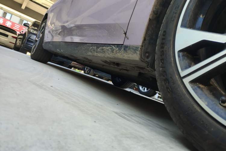 Used Geely Galaxy L6 2024 125km Creative Edition Right Side Sill