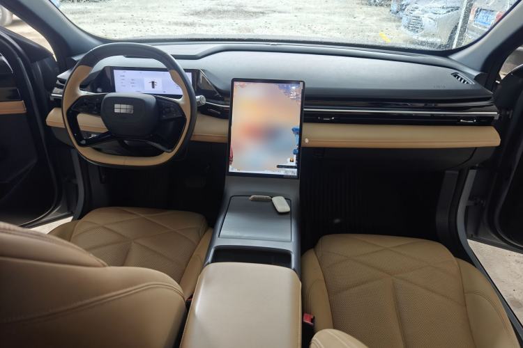 Used Geely Galaxy L6 2024 125km PLUS Dragon Edition Center Console