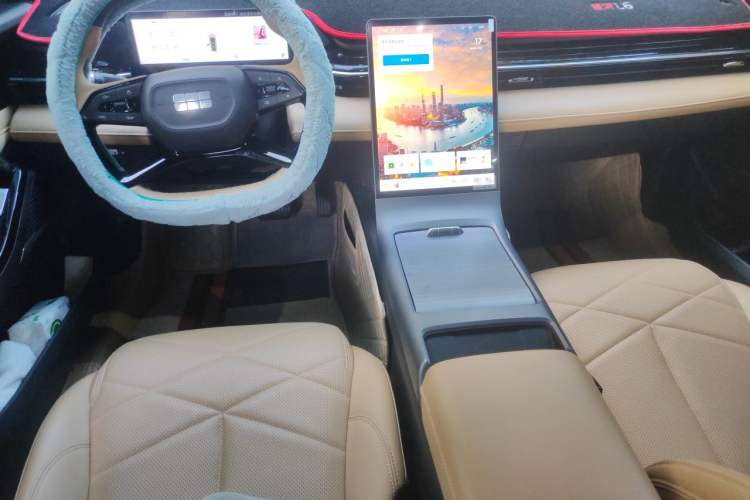 Used Geely Galaxy L6 2024 125km PLUS Dragon Edition Center Console