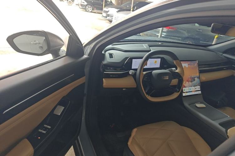 Used Geely Galaxy L6 2024 125km PLUS Dragon Edition Driver Seat