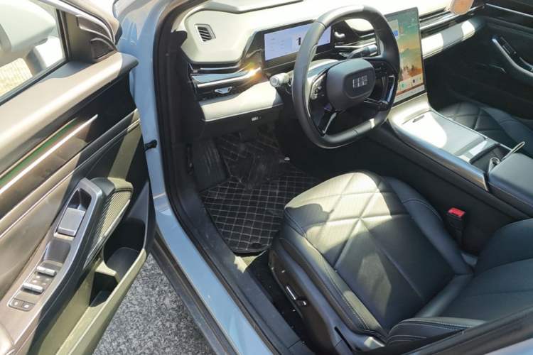 Used Geely Galaxy L6 2024 125km PLUS Dragon Edition Driver Seat
