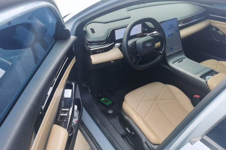 Used Geely Galaxy L6 2024 125km PLUS Dragon Edition Driver Seat