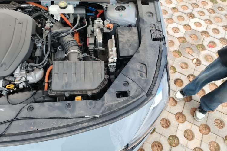 Used Geely Galaxy L6 2024 125km PLUS Dragon Edition Engine Bay Left