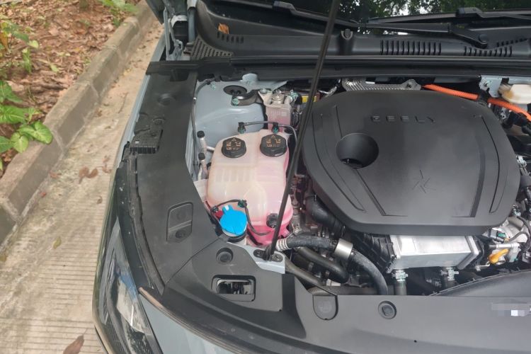 Used Geely Galaxy L6 2024 125km Creative Edition Engine Bay Right