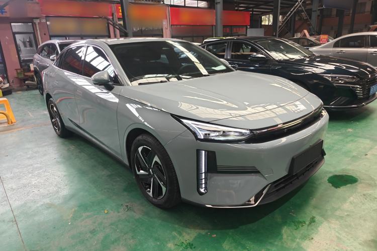 Used Geely Galaxy L6 2024 125km PLUS Dragon Edition Exterior 1